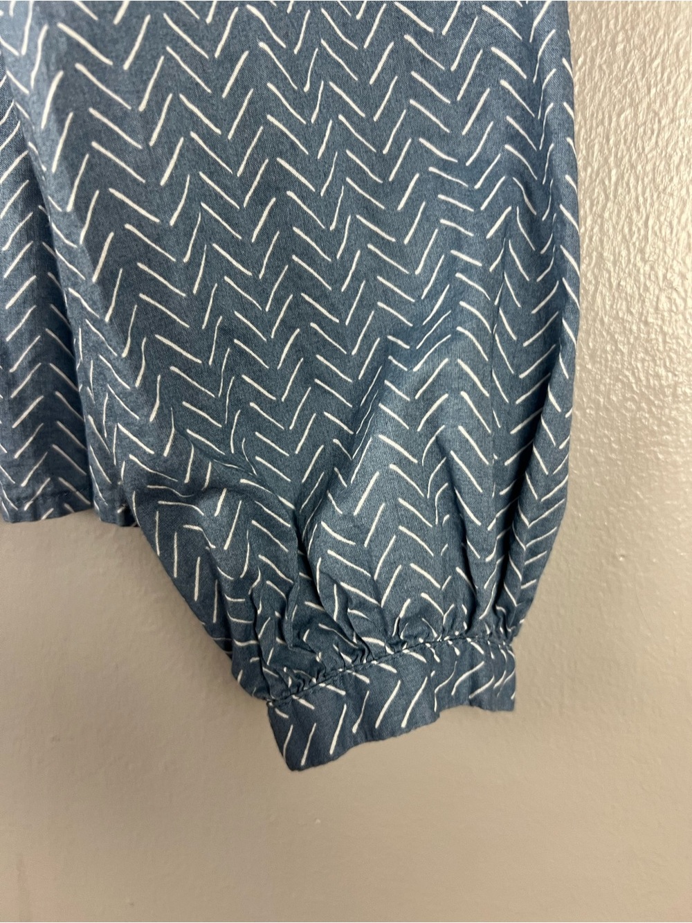 a.n.a. Blue Peasant Blouse Long Sleeve Size M - Picture 4 of 4